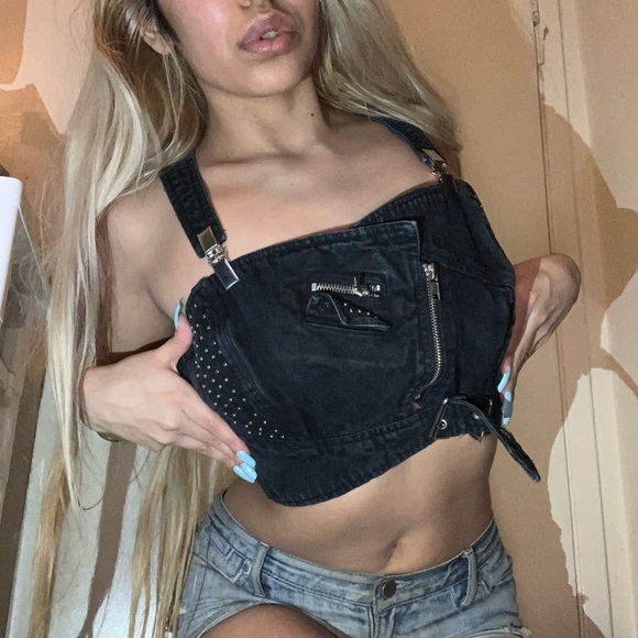 Forever 21 Tops - Moto Denim Crop Top